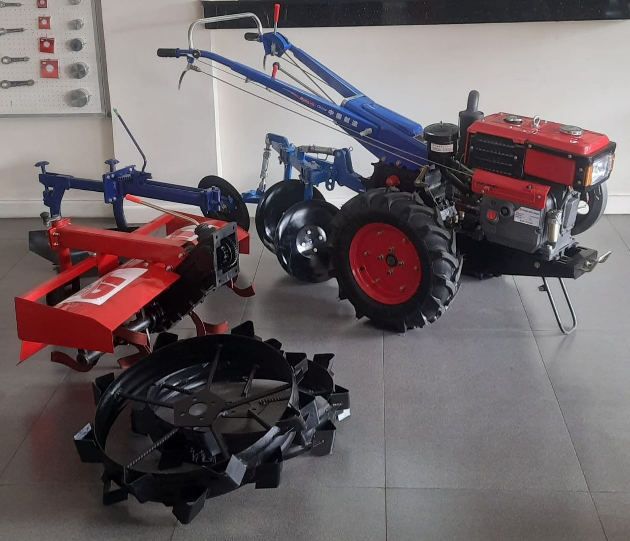 Walking tractor implement setup